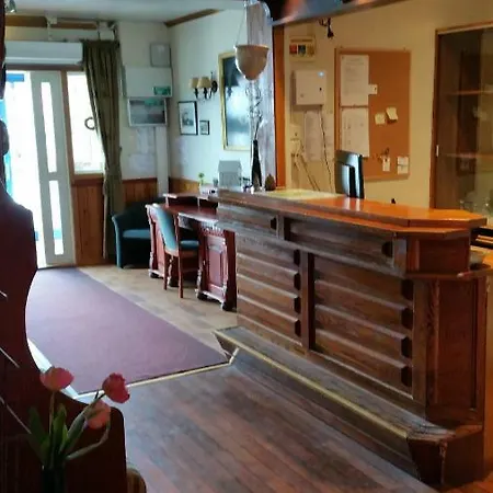 Kirkenes Hotell 호텔 시르셰네스