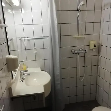 酒店 Kirkenes Hotell 3*